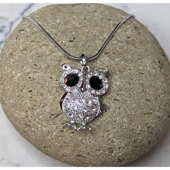 Large Owl Necklace White Gold Plated Pendant with Crystals - Picture 3 of 9